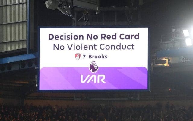 プレミア史上初のVAR却下…チェルシーDFへの暴力疑いにVARがレッド判断も主審は映像チェック後にイエロー判定