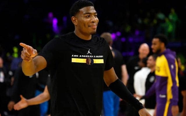 八村塁のPE『エア ジョーダン35 “チェリーブロッサム”』が人気ゲーム『フォートナイト』に登場