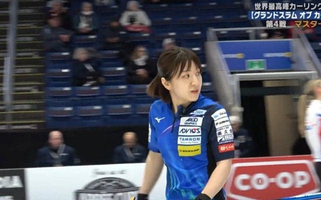 「最後えぐいスイープやな」ロコ・ソラーレ、貴重な\"1点スチール\"もぎ取ったチームショットに解説陣＆ファン歓喜「4人で決め切った！」