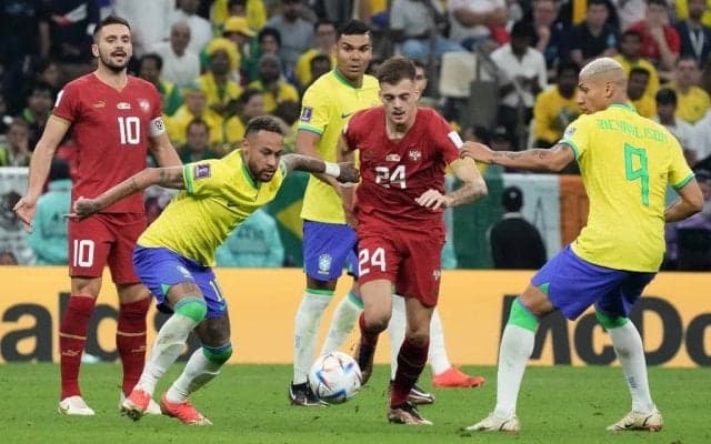 世界のサッカーを変えた｢日本のサポーター｣とウルトラマン(2)カナリア色ではなかった｢ブラジル代表｣の応援席、39人死亡｢チャンピオンズC決勝戦｣以上の大暴動