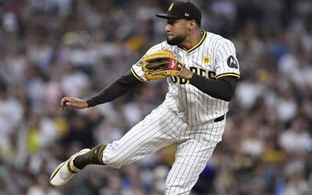 ド軍“宿敵”とのトレード案　元阪神のパドレス守護神を獲得で「クローザー定着」実現なるか