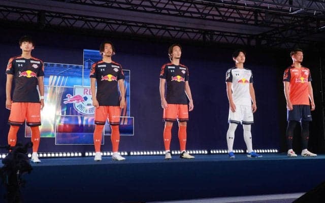 「レッドブル」効果は早速!? RB大宮のユニフォームが大人気でほぼ完売状態「例年を大幅に上回る数」 、22日から三次先行予約販売