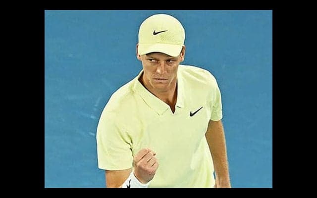  シナー 3ヵ月ぶりセット落とすも勝利 