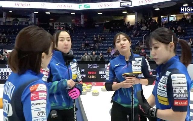 話題の羊羹は食べず！？ロコ・ソラーレ、“もぐもぐ”なしで喋り通しの「5分間」 中継が捉えた一幕に強さの秘訣