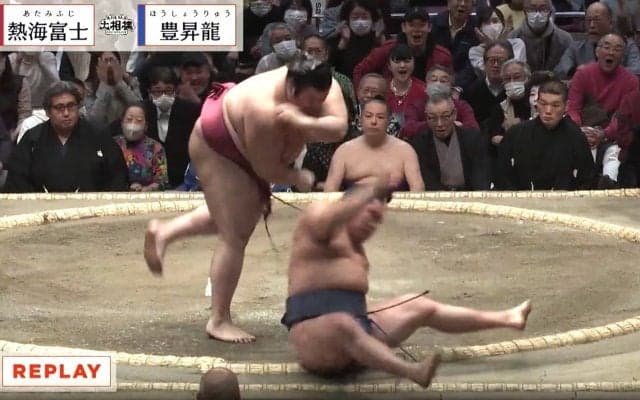 「うそ、すげえ」「逆にぶん投げた」大波乱！ 人気若手力士が絶好調の大関を撃破 ファン仰天