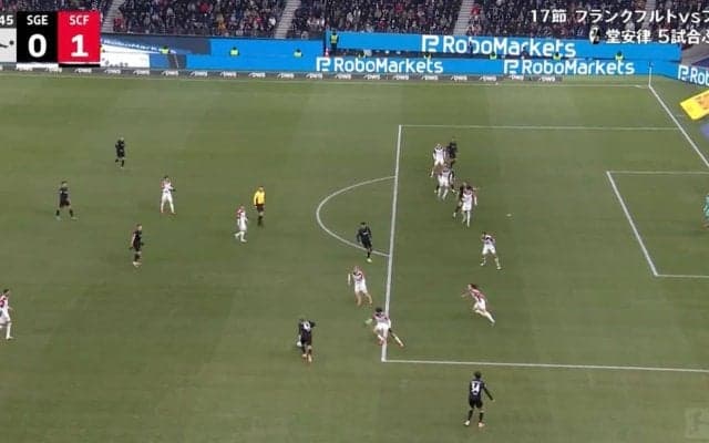 膝が壊れるだろ！ 堂安律、超絶ドリブル→相手守備陣が崩壊「キレキレやん」爆速ゴールを生んだ “連続切り返し”「堂安ゾーン炸裂」