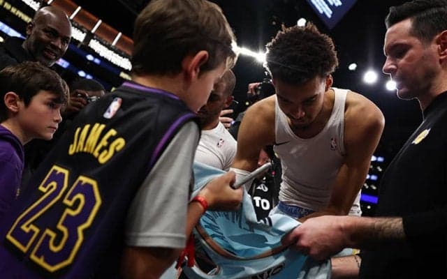 レイカーズHC息子たちに相手スター選手がプレゼント…LA山火事で自宅＆コレクション焼失