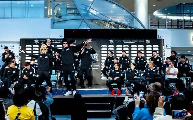 リーゼント＆サングラスの“辻団”が即席パフォ「オールスターは今日から始まっています」