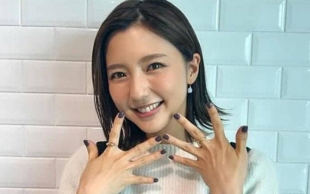 元日本代表の鹿島MF柴崎岳の美人妻、親子で新年初の推し活！熱狂オタぶりに反響｢納得とか同意とか親近感とかいろいろ伝わってくる｣