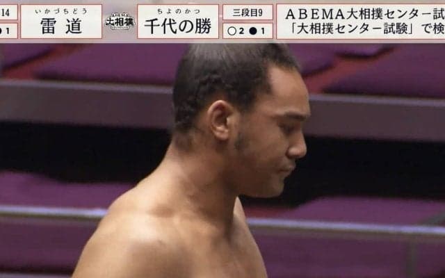 「彫刻ボディだわ」「大胸筋ヤバ…」バキバキボディ19歳力士の圧巻筋肉美に相撲ファン熱視線 美し過ぎる“投げ技”にどよめき