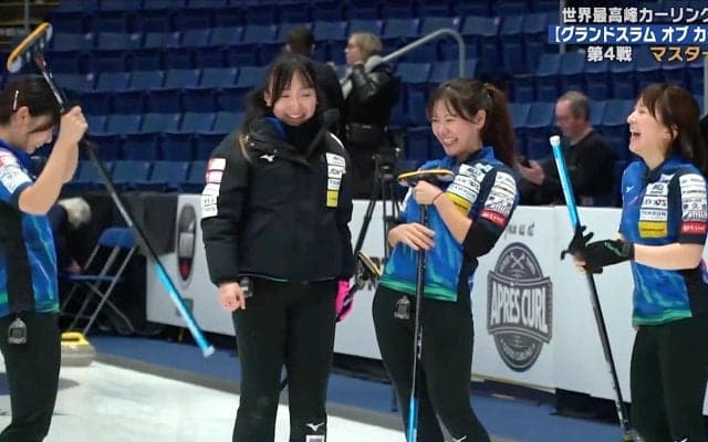 渾身のビタ寄せ！ロコ・ソラーレ、“超全力3人スイープ”でNo.1をもぎ取った瞬間 「ウエイト上げろ！」劇的ショットの一部始終