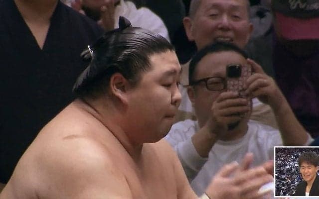 あの冷静な正代が… “山のような”懸賞金の束に思わず 花道で見せた“珍しい”一面に「動揺してる？」「二度見かわいいw」