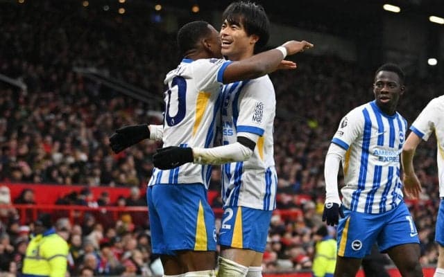 「彼はすべてを持っている」　1G1Aの三笘薫をブライトン指揮官が激賛！　“岡崎慎司超え”にも「祝福しないと」