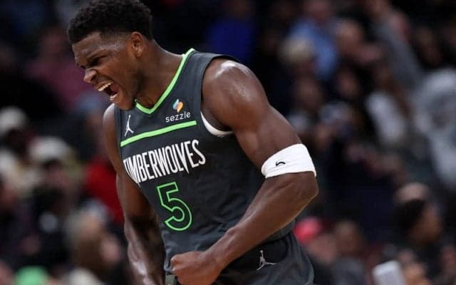 ウルブズの得点源アンソニー・エドワーズがNBA史上3番目の若さで通算8000得点を突破