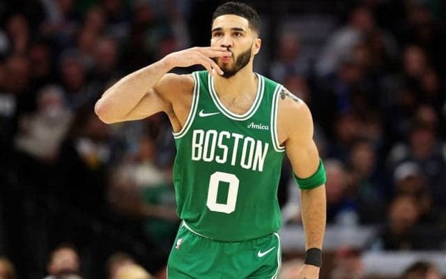 レギュラーシーズンとプレーオフを合算した平均出場試合数でテイタムが歴代トップ10入り