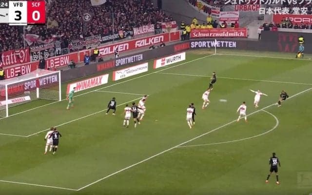 「キレまくりだな」 堂安律、怒りの強烈“弾丸ミドル”が直撃！ 相手DFを吹っ飛ばす… “堂安コース”→チームに喝を入れる一撃