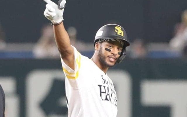 キャンプインまで残り10日　いまだ去就決まらず　注目される「大物助っ人」の名前