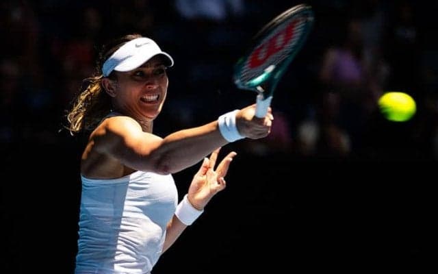 怪我に苦しんだバドサ、世界3位ガウフを撃破！三度目の正直でグランドスラム初の4強「一瞬一瞬をより大切に」[全豪オープン]