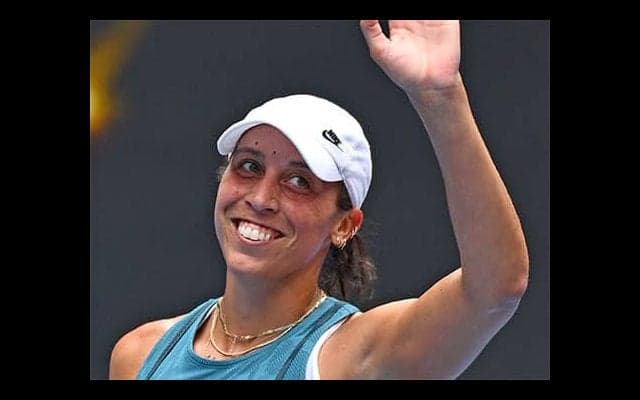  逆転勝ちでマッチ10連勝 3度目の4強  