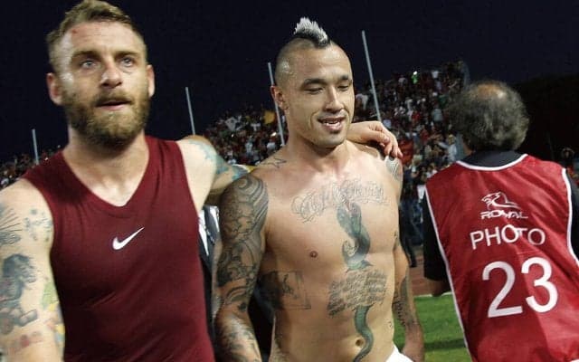 お騒がせ男ナインゴランの選手キャリアが再開　W杯を戦えなかった黄金世代…ベルギー2部クラブの一員に