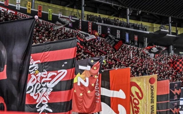 「なまらめんこいいいいいいい」J2札幌のシオラレオネ代表FWがピッチ外で人気急上昇！「恋ダンスポーズですか？」「可愛い系もいけるなんて万能型FW」などの声