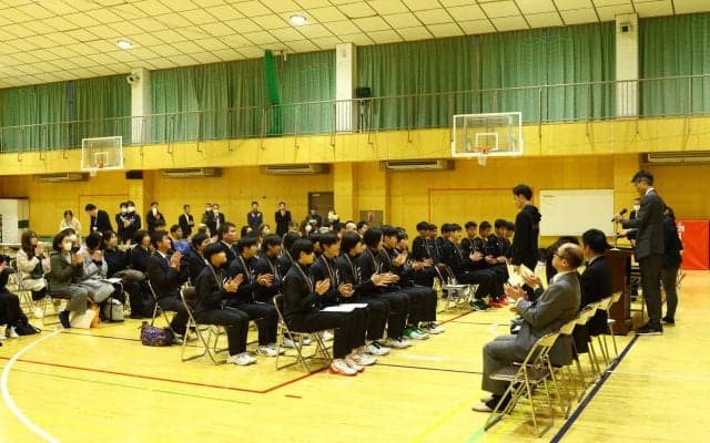 男子が日本一のJOC杯東京都選抜が解団。朝日健太郎会長は「試合中にめぐらせた思いが今後の競技人生でプラスになる」とエール