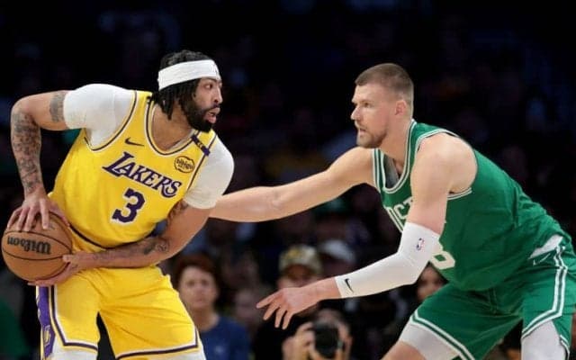 アンソニー・デイビス、レイカーズのロスター補強に言及「ビッグマンがもう1人必要」