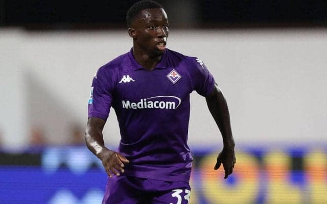 ブレントフォードが20歳SBカヨデを買取OP付きレンタル！ フィオレンティーナで昨季ブレイクも今季は控えに