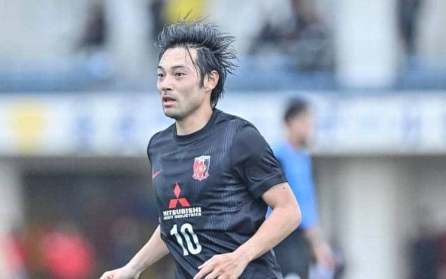 「ぴったりトラップ翔哉さん！」J1浦和MF中島翔哉が沖縄キャンプの合間に披露した美技にファン注目！「相変わらず、中島トラップえぐ」「本当に足元上手い」の声