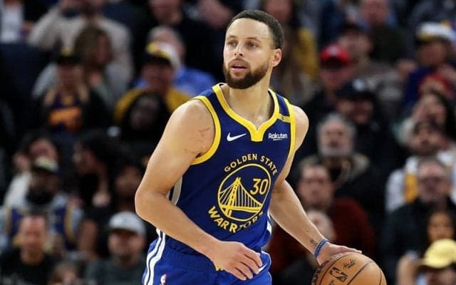 今季前半戦のユニフォーム売り上げ1位はカリー、チームグッズではセルティックスが首位