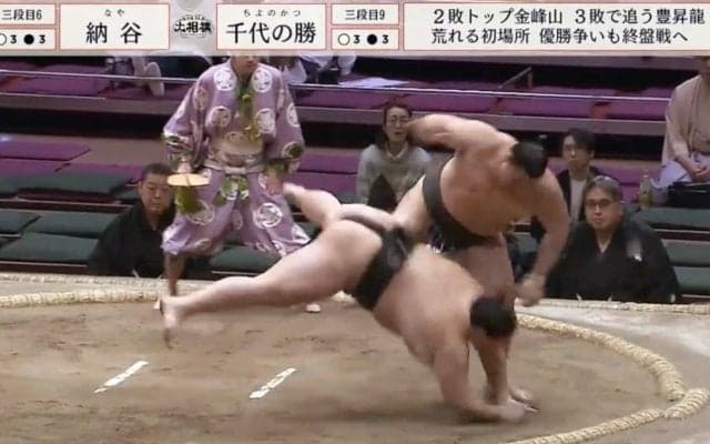「何か飛んだ？」勢いよく土俵からすっ飛んでいったものにファン熱視線「何が飛んだの？」