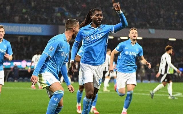 後半圧倒の首位ナポリが逆転で7連勝！　ユーベはコロ・ムアニデビュー弾も22戦目でリーグ初黒星…【セリエA】