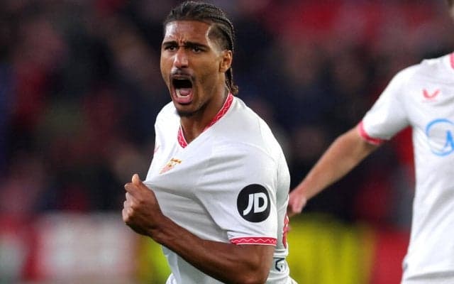 ビラ移籍が噂されたフランス代表DFバデがセビージャ残留を明言｢ここでもっと成長できる｣