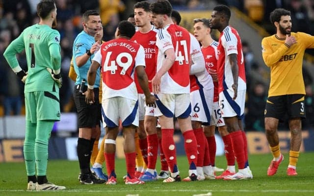 ルイス=スケリー退場判定に大激怒のアルテタ監督｢本当に腹を立てている。控訴する必要すらない｣