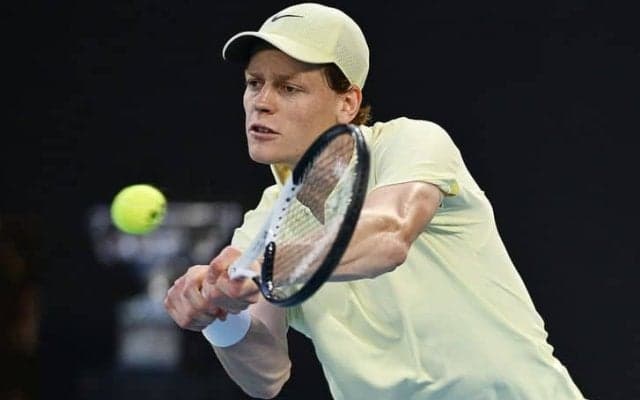 シナー、ズベレフとの頂上対決を制して全豪連覇！イタリア人最多のグランドスラム3勝目[全豪オープン]