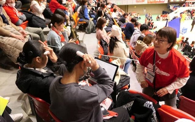 聴覚障がいを越えて届ける応援「リズムが分かりやすかった」Wリーグ・富士通がツール用いた取り組み