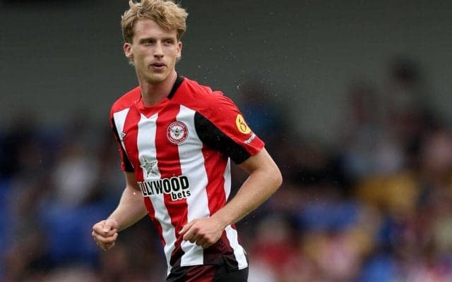 ブレントフォードのデンマーク代表DFルアスレウがヴォルフスブルクに買取OP付きレンタル