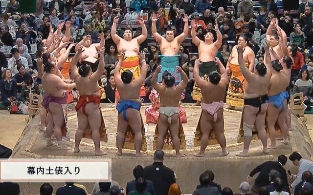 「まわしの似顔絵が怖いw」「こんな可愛らしい化粧まわしも…」初場所でファンを楽しませた力士の化粧まわし 土俵入りでの一コマ