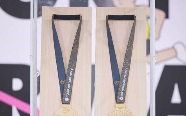 東京デフリンピックのメダルは「折り鶴」がモチーフ。パラリンピックからつながるアスリートの思い