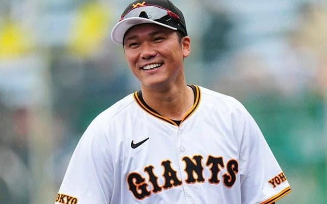 巨人“限定ユニ”が「超かっけぇ」　一部が変更…今季は王者仕様で貫禄「欲しすぎ」