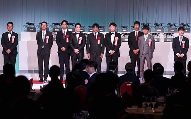 JRA賞最優秀2歳牡馬のクロワデュノール 斉藤崇師「北村友一騎手と皐月賞、ダービーを」