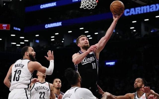 “伝説の巨人”チェンバレン以来初…ドマンタス・サボニスが驚異のトリプルダブルを達成