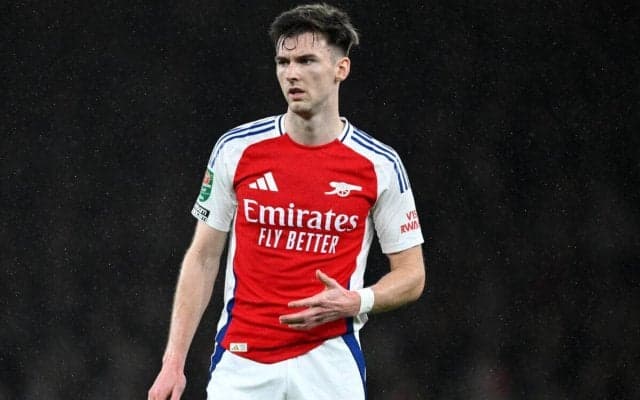 「夏には間違いなく実現」アーセナルDFティアニーが古巣復帰へ、セルティック指揮官は1月加入を望む 「可能であればそうしたい」