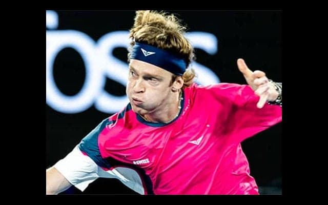  世界10位 ようやく今季初勝利 