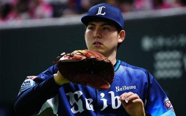 女性誌モデル“挑戦”の23歳が「イケメンすぎ」　長身左腕の佇まいにファン悶絶