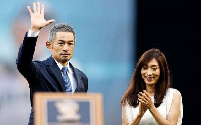 イチロー氏「女子の方見てた」　隣には弓子夫人、縁の“逸品”も…まさかのすっとぼけ