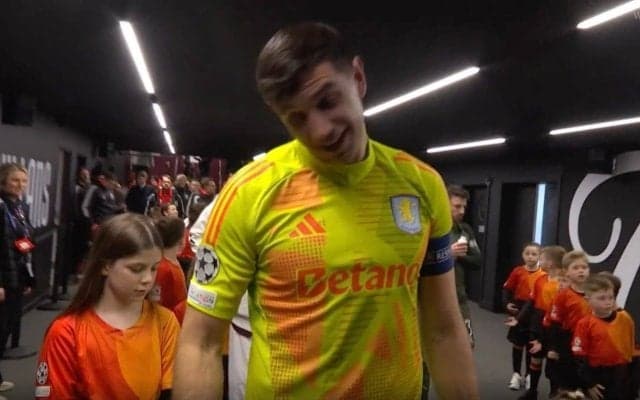 何が起きた？ お騒がせ男の“予想外の姿”が話題に… 現役最強GKが見せた“神対応” エスコートキッズとの“ほっこりシーン”