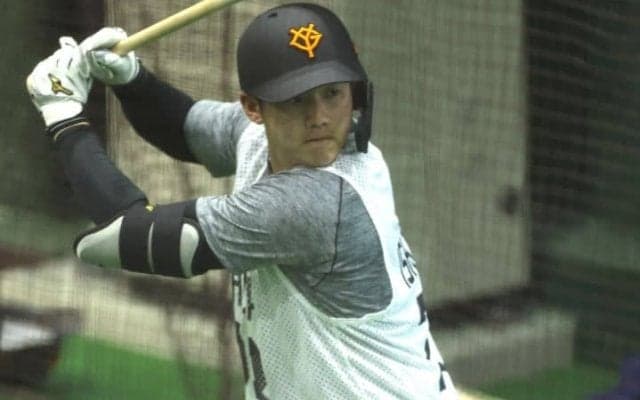 「モノが違う」「別格」巨人のドラフト1位・石塚裕惺が目指す将来像は坂本か、岡本か