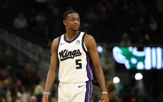 トレード交渉開始の報道に、キングスのフォックスが反応「あれはチームが決めたこと」