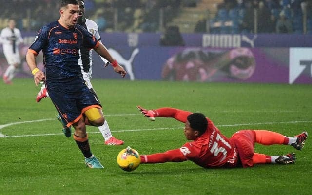 鈴木彩艶フル出場のパルマが残留争い直接対決で痛恨の逆転負け…2戦連続3失点で5戦未勝利に【セリエA】